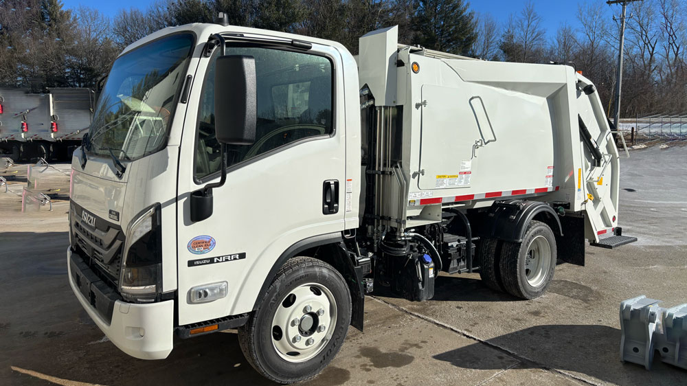 (5) 2025 Isuzu NRR 6 Yd. Kann